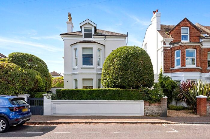 5 Bedroom Detached House For Sale In Oxford Road, Worthing, BN11
