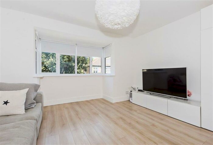 1 Bedroom Flat To Rent In D A Holme Lacey Road, Lee, London, SE12