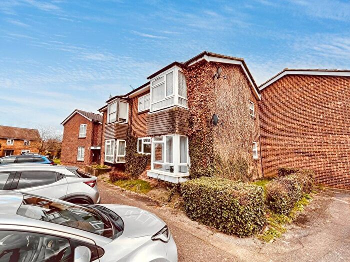 1 Bedroom Flat To Rent In Appletree Way, Wickford, SS11