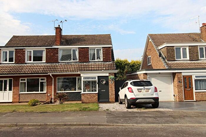 3 Bedroom Semi-Detached House For Sale In Portland Avenue, Aston, Sheffield, S26