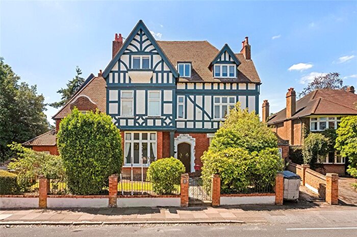 2 Bedroom Apartment For Sale In Oaklands Road, Bromley, BR1