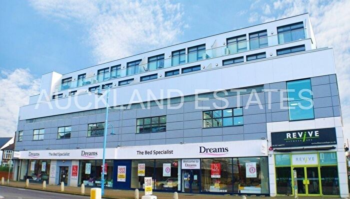 2 Bedroom Apartment To Rent In The Picture House, Darkes Lane, Potters Bar, EN6