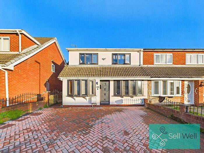 3 Bedroom Semi Detached House For Sale In Maplefield Drive, Worsley, Manchester, M28