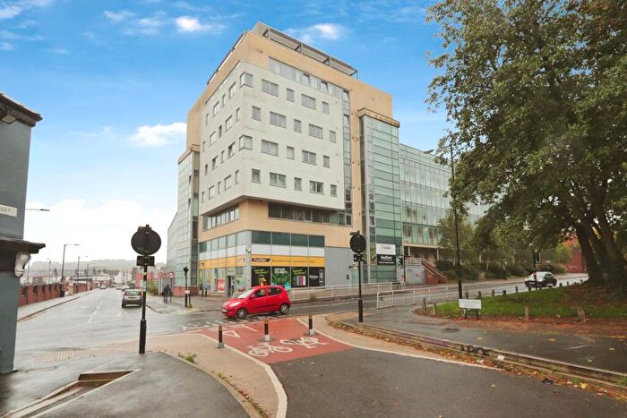 2 Bedroom Apartment For Sale In Bramall Lane, Sheffield, South Yorkshire, S2