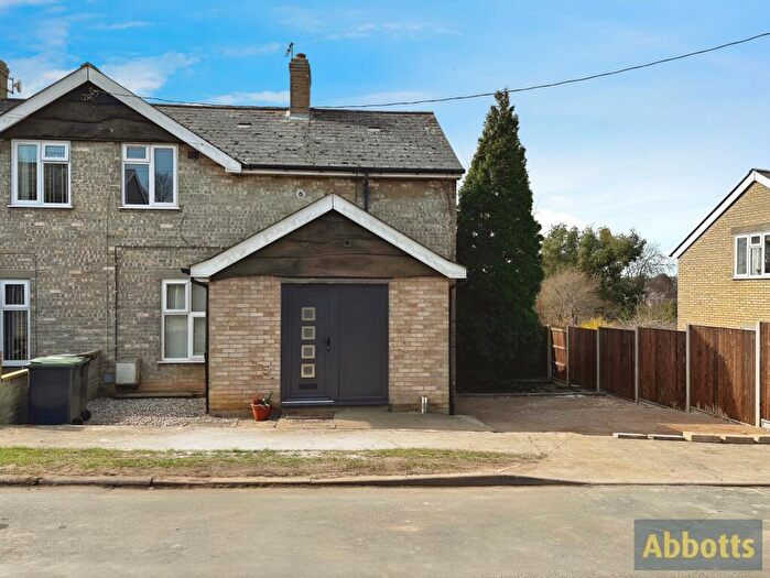 3 Bedroom House To Rent In Ford View Road, IP14