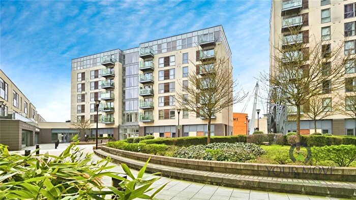 2 Bedroom Flat To Rent In K D Plaza, Cotterells, Hemel Hempstead, Hertfordshire, HP1