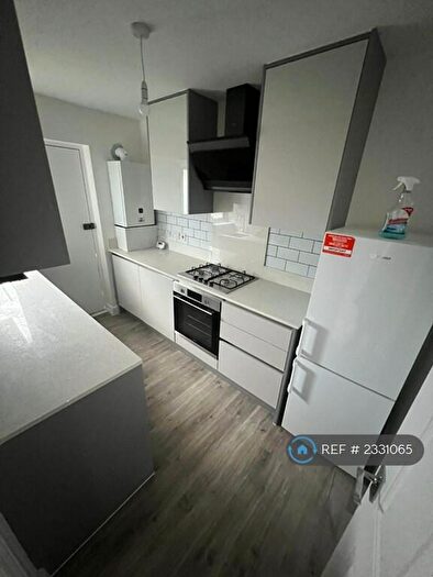 2 Bedroom Flat To Rent In Kenton Lane, Harrow, HA3