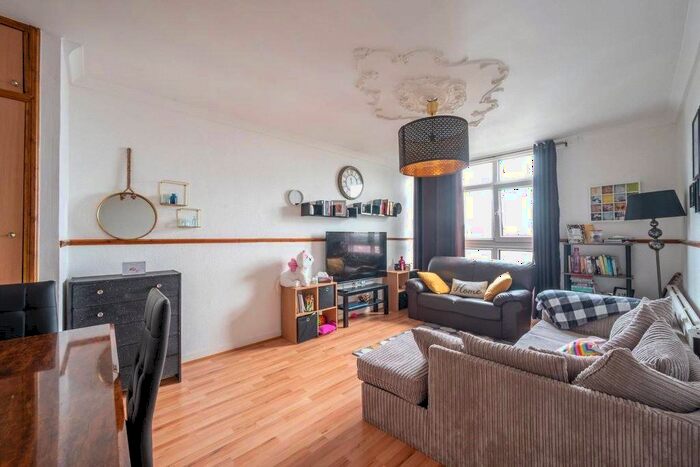 1 Bedroom Flat To Rent In Woking Close, Barnes, London, SW15