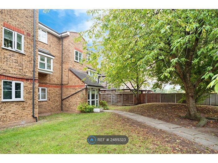 1 Bedroom Flat To Rent In Mill Court, London, E10