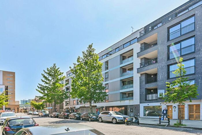 3 Bedroom Flat To Rent In Downham Road, De Beauvoir Town, London, N1