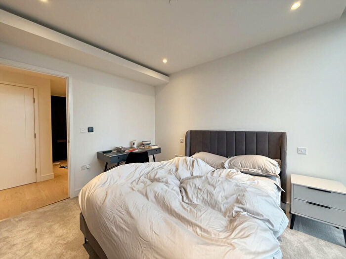 1 Bedroom Apartment To Rent In Marsh Wall, London, E14