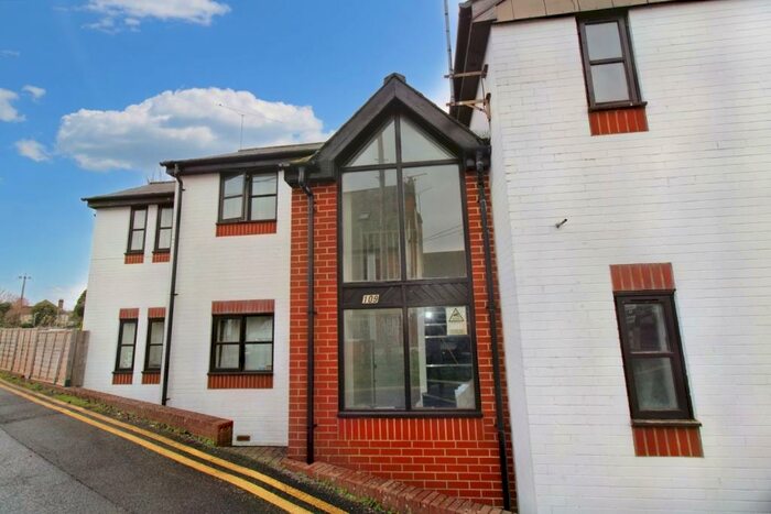 1 Bedroom Apartment To Rent In The Laurels, Badshot Lea Road, Badshot Lea, Farnham, Surrey, GU9