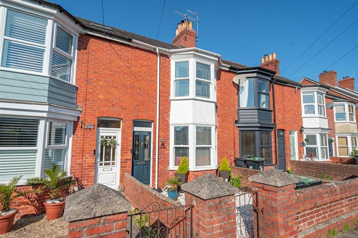2 Bedroom Terraced House For Sale In Dorchester Road, Weymouth, DT3