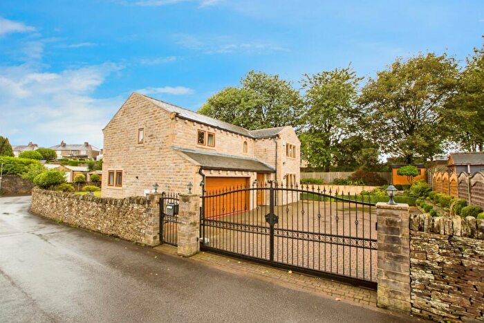 4 Bedroom Detached House For Sale In Le Mar View, Southowram, Halifax, HX3