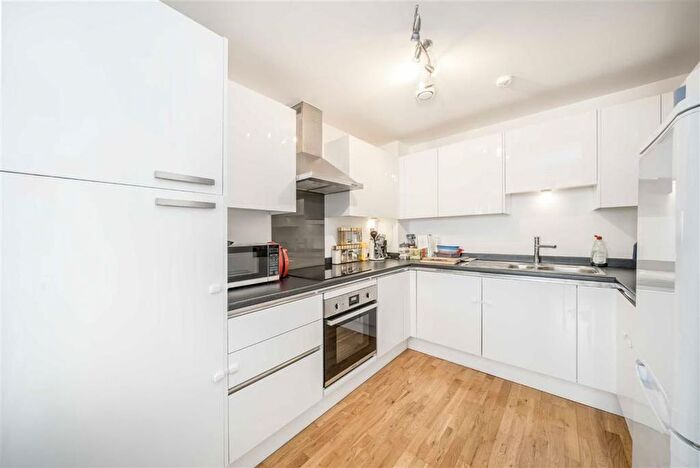 2 Bedroom Flat For Sale In Norway Street, Greenwich, SE10