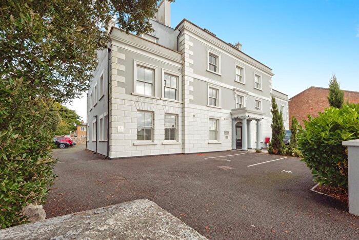 2 Bedroom Flat For Sale In Dorchester Road, Weymouth, DT4