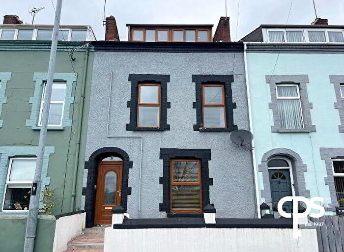 6 Bedroom TownHouse For Sale In Marlborough Terrace, Derry, BT48