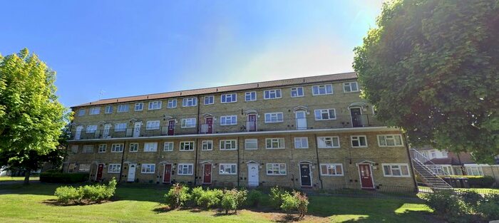 2 Bedroom Flat To Rent In Gatward Green, Edmonton N9