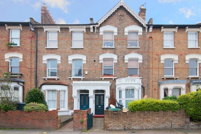 2 Bedroom Flat To Rent In Oxford Road, Finsbury Park, N4