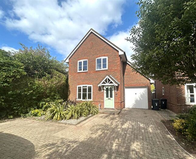 4 Bedroom Detached House To Rent In Laurence Mews, Romsey, SO51