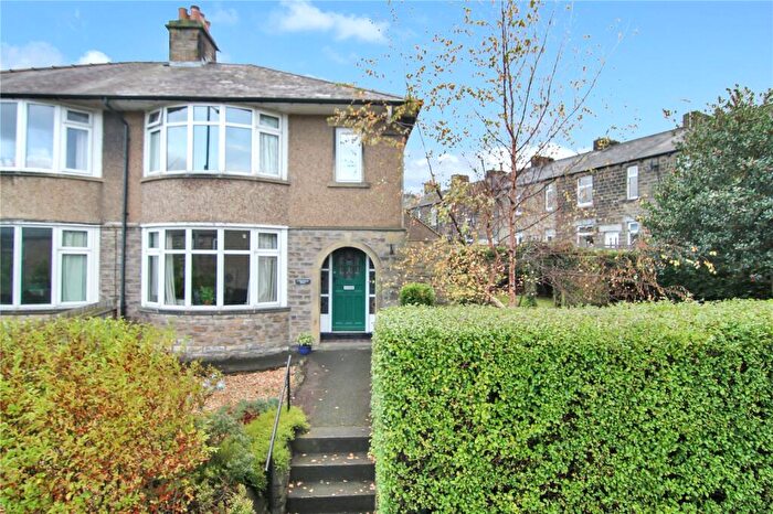 3 Bedroom Semi Detached House For Sale In Fieldhead Drive, Cross Hills, BD20