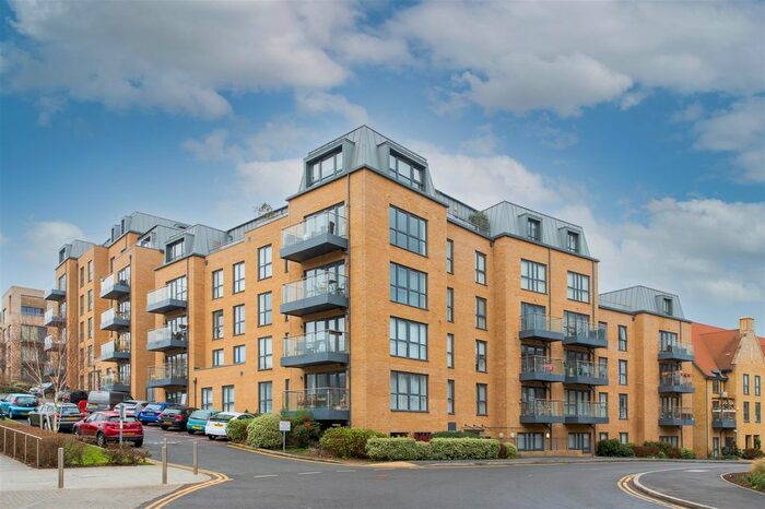 2 Bedroom Flat To Rent In Royal Engineers Way, London, NW7