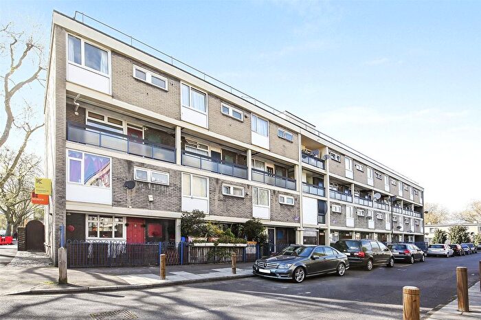 3 Bedroom Flat To Rent In Dacca Street, London, SE8