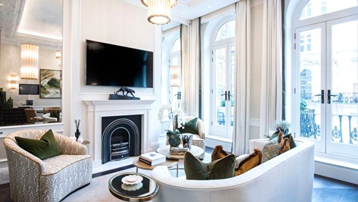 2 Bedroom Flat To Rent In Prince Of Wales Terrace, London, W8