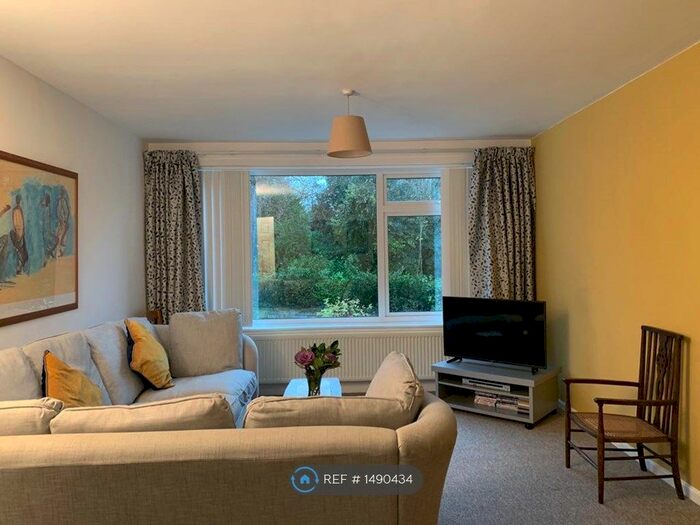 3 Bedroom Flat To Rent In Park Lane, Bath, BA1