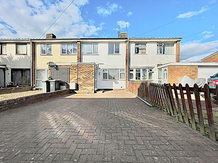 3 Bedroom Terraced House To Rent In Red Lion Close Bedford, MK43