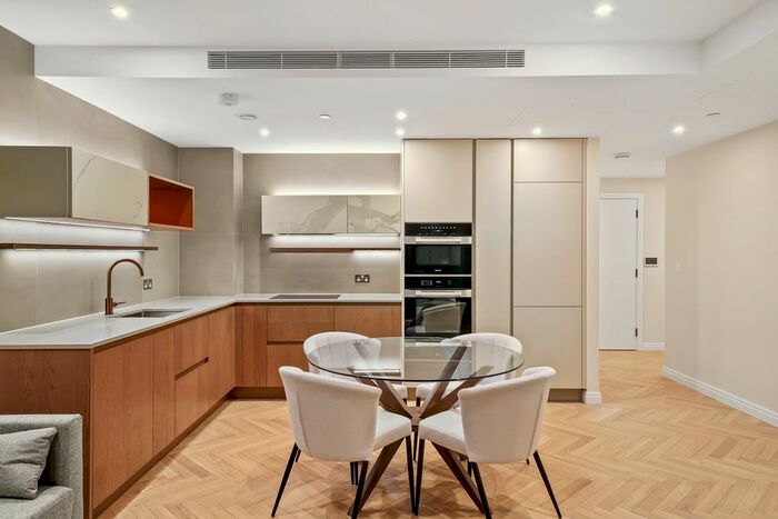 2 Bedroom Flat To Rent In Townmead Road, London, SW6