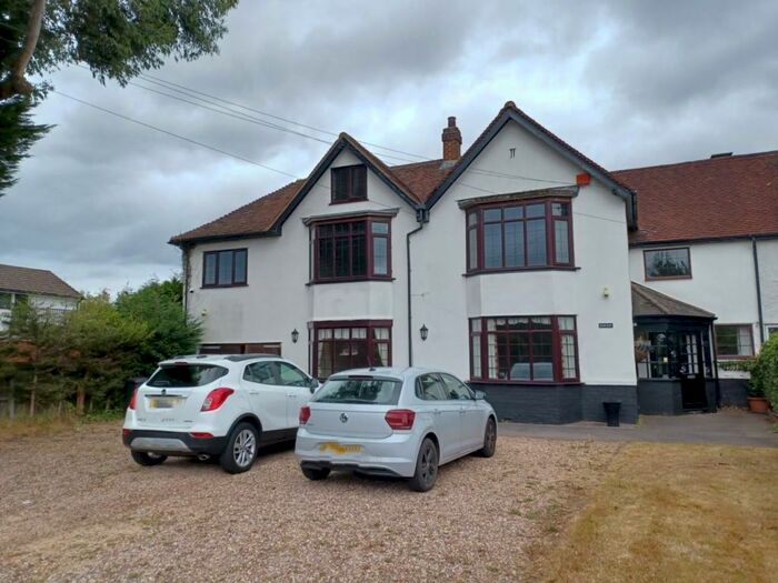 5 Bedroom House To Rent In Alcester Road, Portway, Birmingham, B48