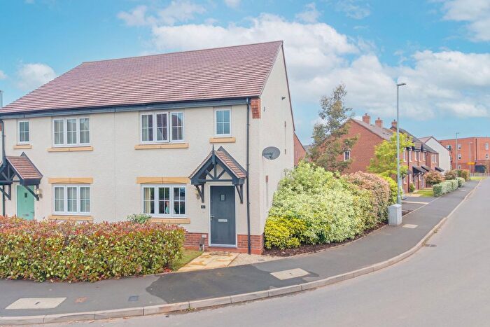 3 Bedroom Semi Detached House For Sale In Oak Way, Lichfield, WS13