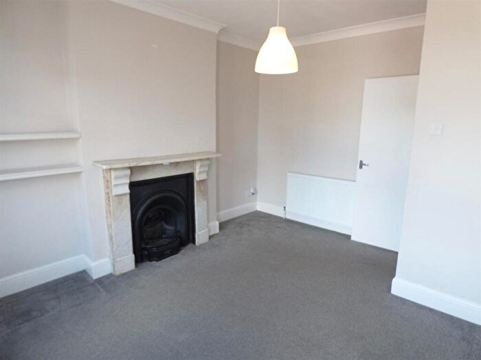 3 Bedroom Flat To Rent In Alma Road, Sidcup, Kent, DA14