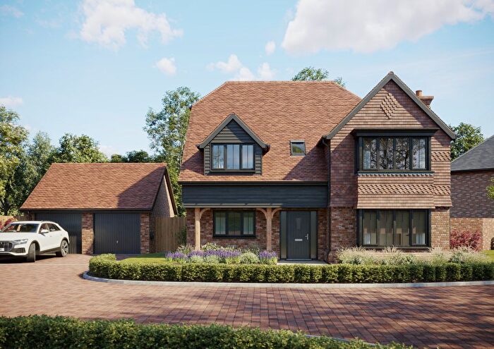4 Bedroom Detached House For Sale In View Road, Cliffe Woods, ME8