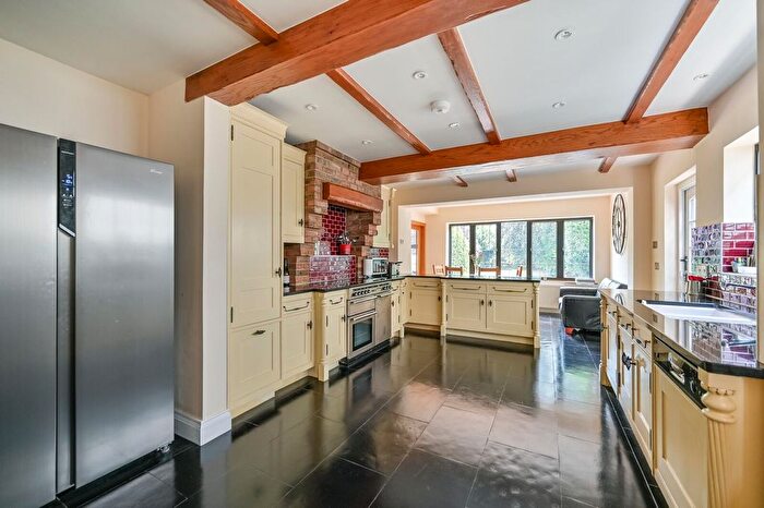 6 Bedroom Detached House For Sale In Oldfield Road, Maidenhead, SL6