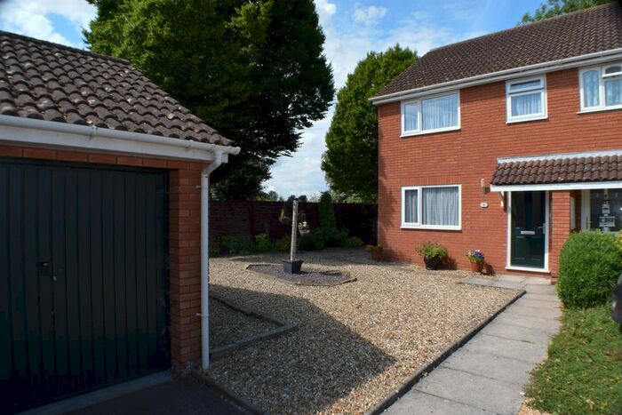 3 Bedroom Semi-Detached House For Sale In Wade Close, Westonzoyland, Bridgwater, TA7