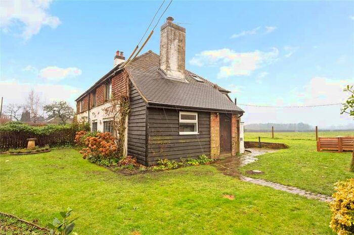 3 Bedroom Semi-Detached House For Sale In Holt End Lane, Bentworth, Alton, Hampshire, GU34