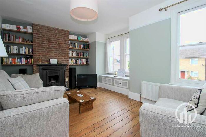 2 Bedroom Flat To Rent In Faversham Road, Catford, London, SE6