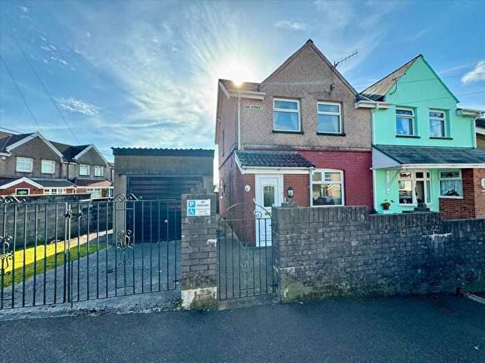 3 Bedroom Semi-Detached House For Sale In Oak Street, Porth, CF39