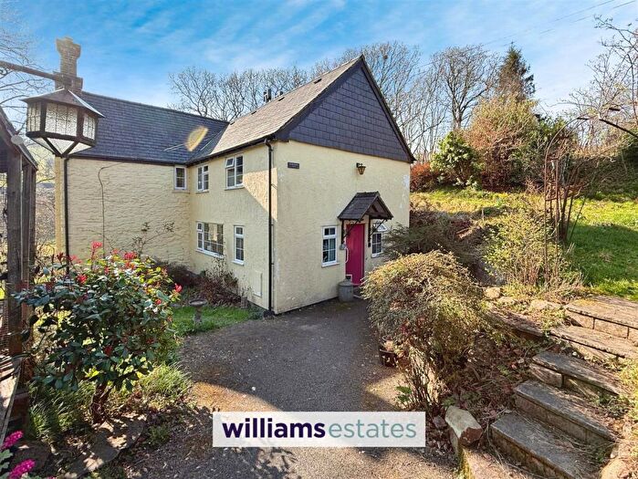 4 Bedroom Detached House For Sale In Bontuchel, Ruthin, LL15