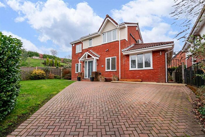 4 Bedroom Detached House For Sale In Portside Close, Worsley, Manchester, M28