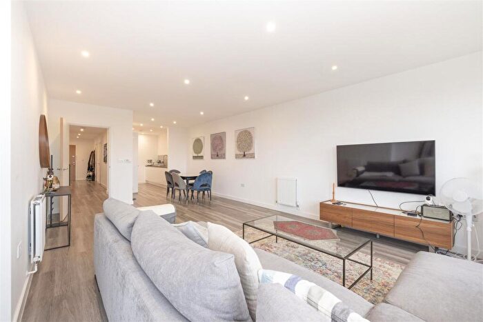 2 Bedroom Flat For Sale In Medawar Drive, Mill Hill, NW7