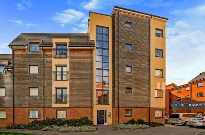 2 Bedroom Flat To Rent In Quercetum Close, Aylesbury, HP19