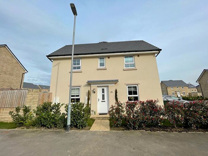 3 Bedroom Semi-Detached House To Rent In Fulton Crescent, Silsden, BD20