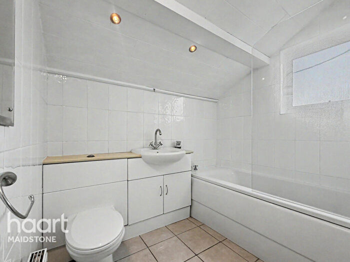 2 Bedroom Terraced House To Rent In Dover Street, Maidstone, ME16