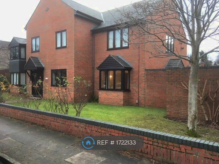 2 Bedroom Flat To Rent In Abbey Park Mews, Grimsby, DN32