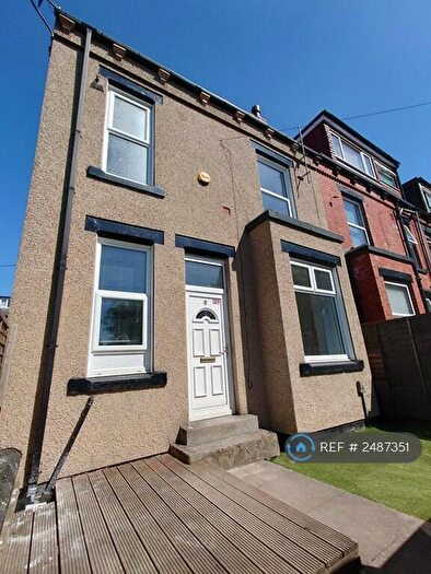 2 Bedroom End Of Terrace House To Rent In Brooklyn Terrace, Leeds, LS12