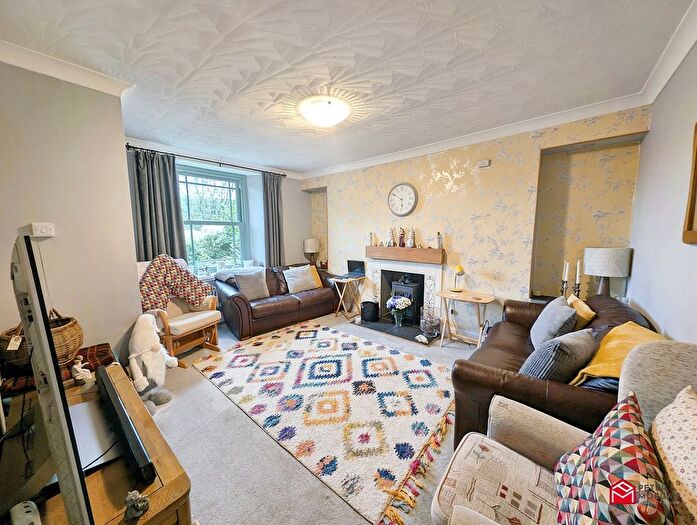 4 Bedroom Detached House For Sale In Swansea Road, Pontardawe, Swansea, SA8