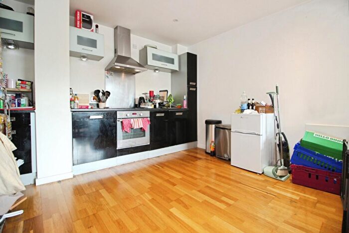 2 Bedroom Flat For Sale In Marsh Lane, Leeds, West Yorkshire, LS9